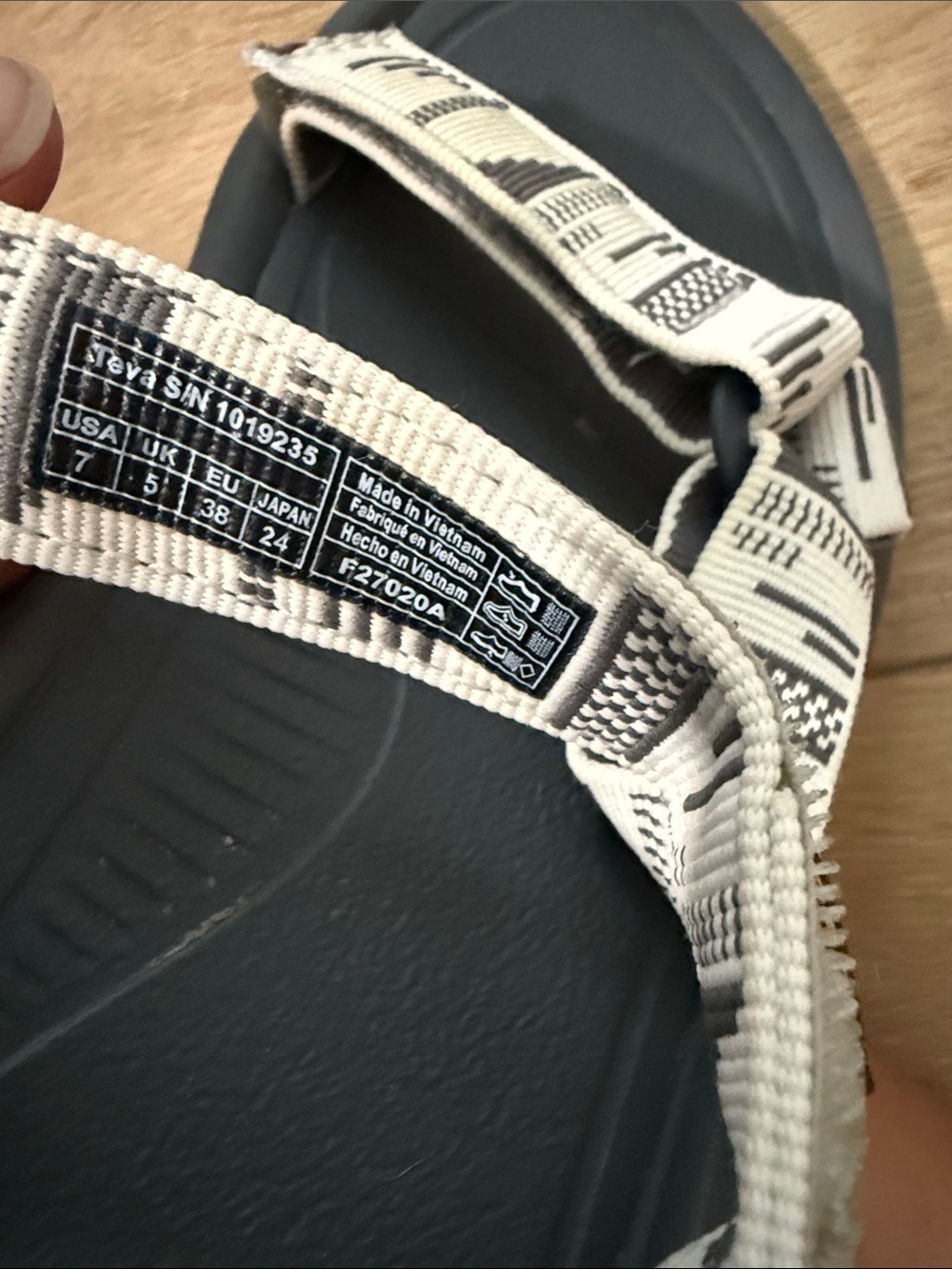 Teva Hurricane XLT2 Black Sandals with White Patterned Straps - Picture 6 of 7